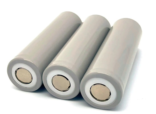 নিম্ন তাপমাত্রা 3.7v Inr21700 4000mah উচ্চ স্রাব হার 40a দীর্ঘ চক্র জীবন 1000 চক্র লিথিয়াম আয়ন 21700 ব্যাটারি সেল
